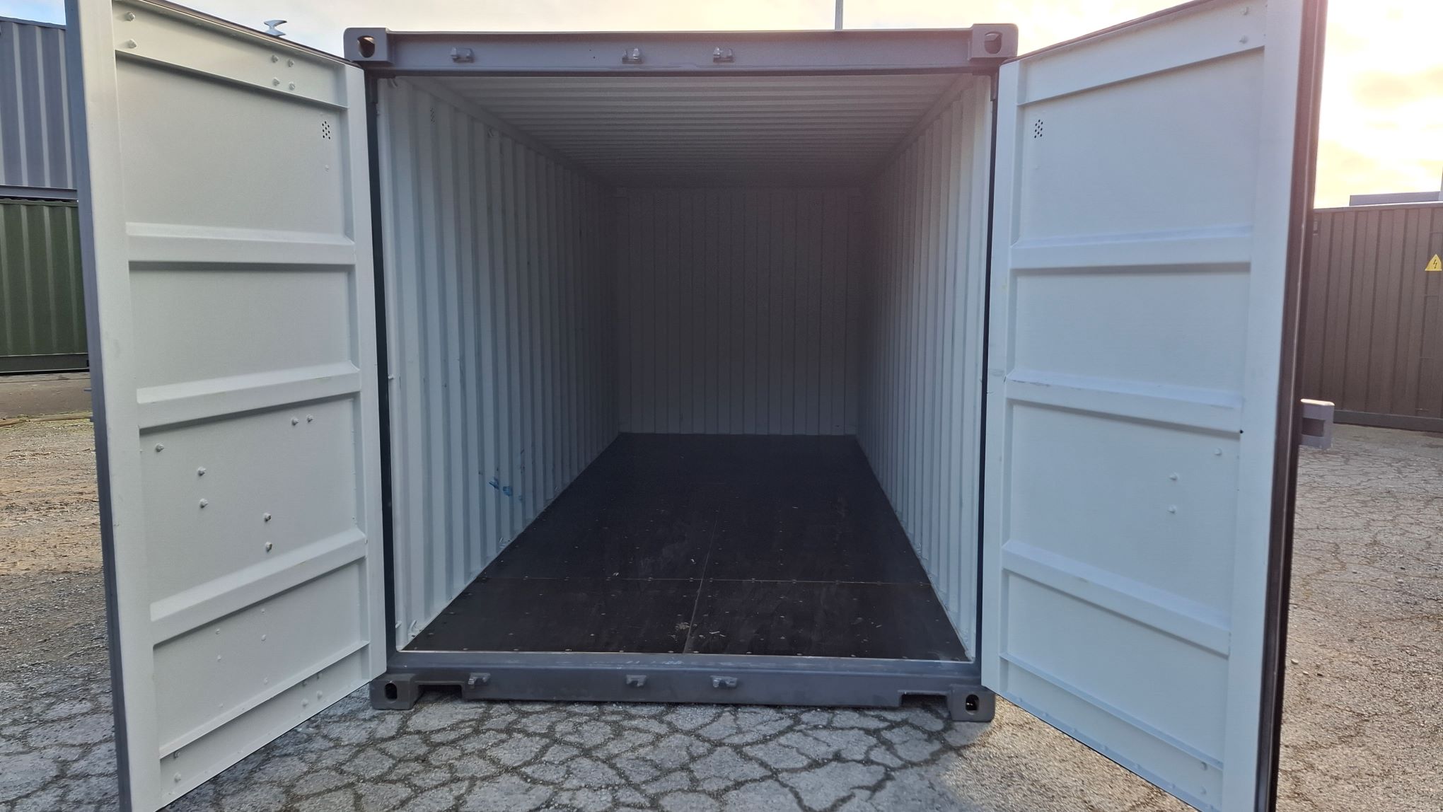 20' STANDARD HEIGHT SHIPPING CONTAINER - Image 6